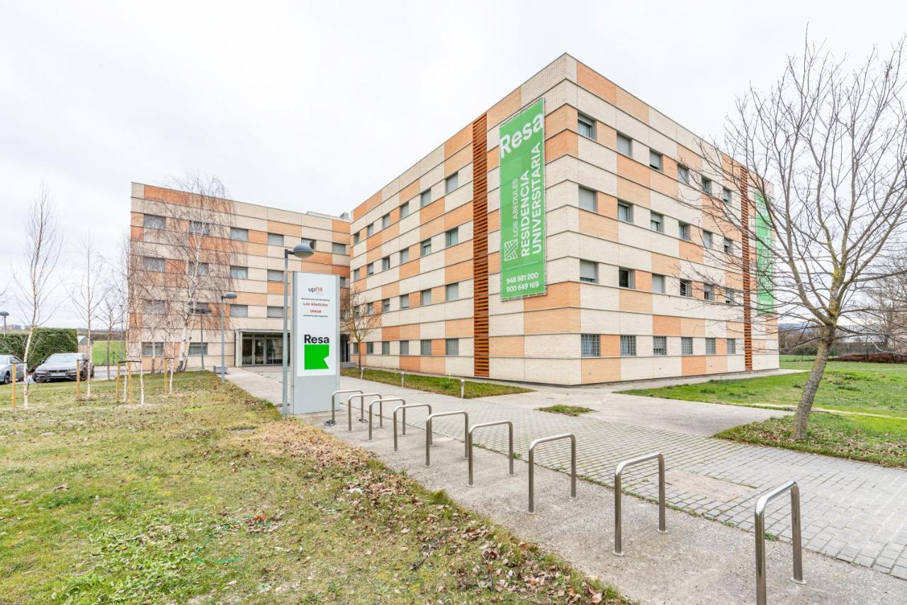 Residencia Universitaria Resa Los Abedules Пампона Екстериор снимка
