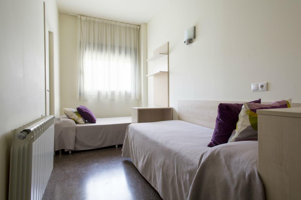 Residencia Universitaria Resa Los Abedules Пампона Екстериор снимка